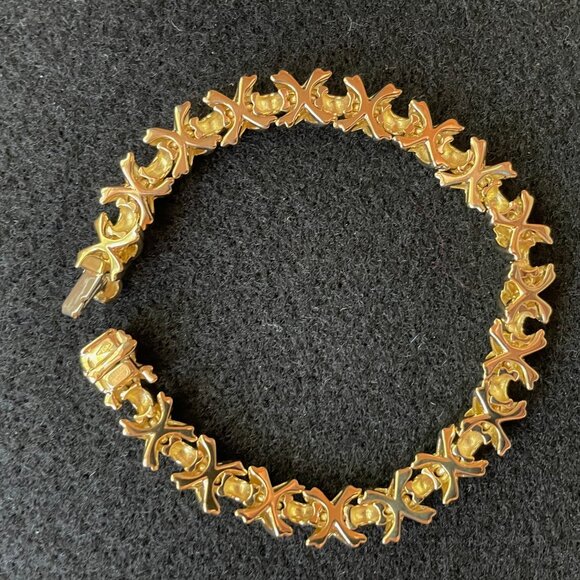Tiffany & Co 7". 18k Yellow Gold Vintage Signature X Bracelet/Case & Box - Picture 4 of 14